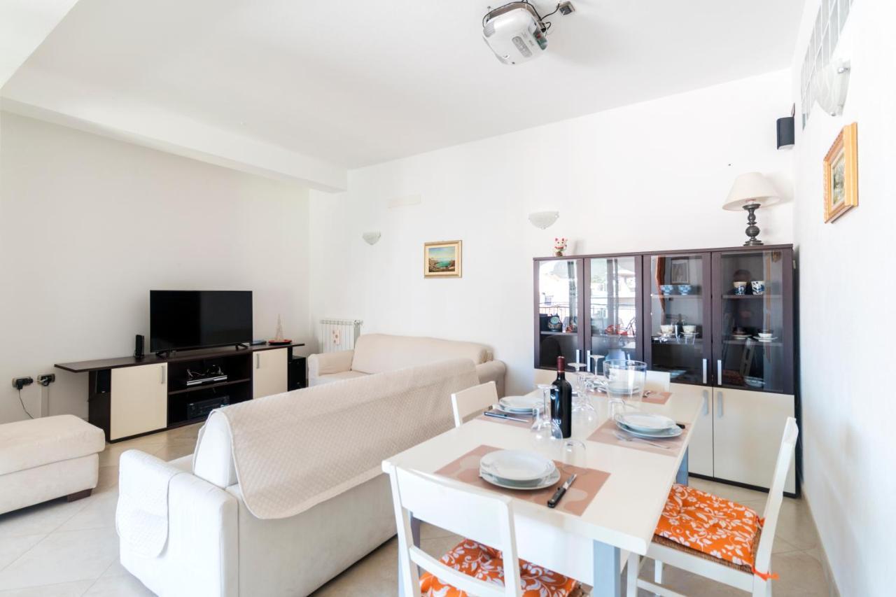 Royal Suite Apartment Cala Gonone Exterior photo